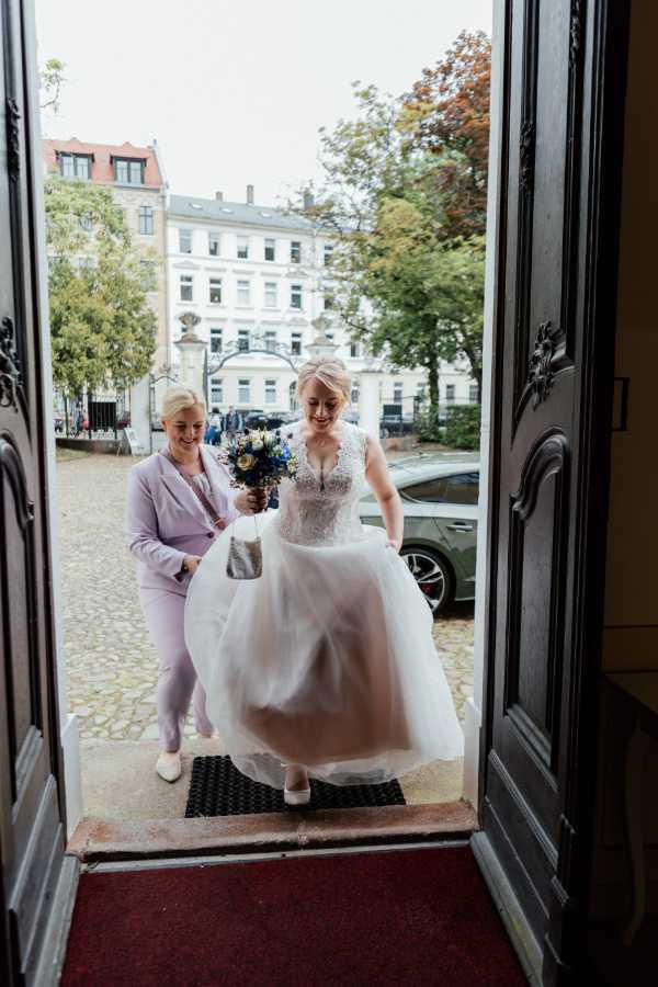Ich bringe die Braut sicher zum Standesamt, organisiere die Sitzordnung und bin das Bindeglied zwischen Dienstleister und Brautpaar.